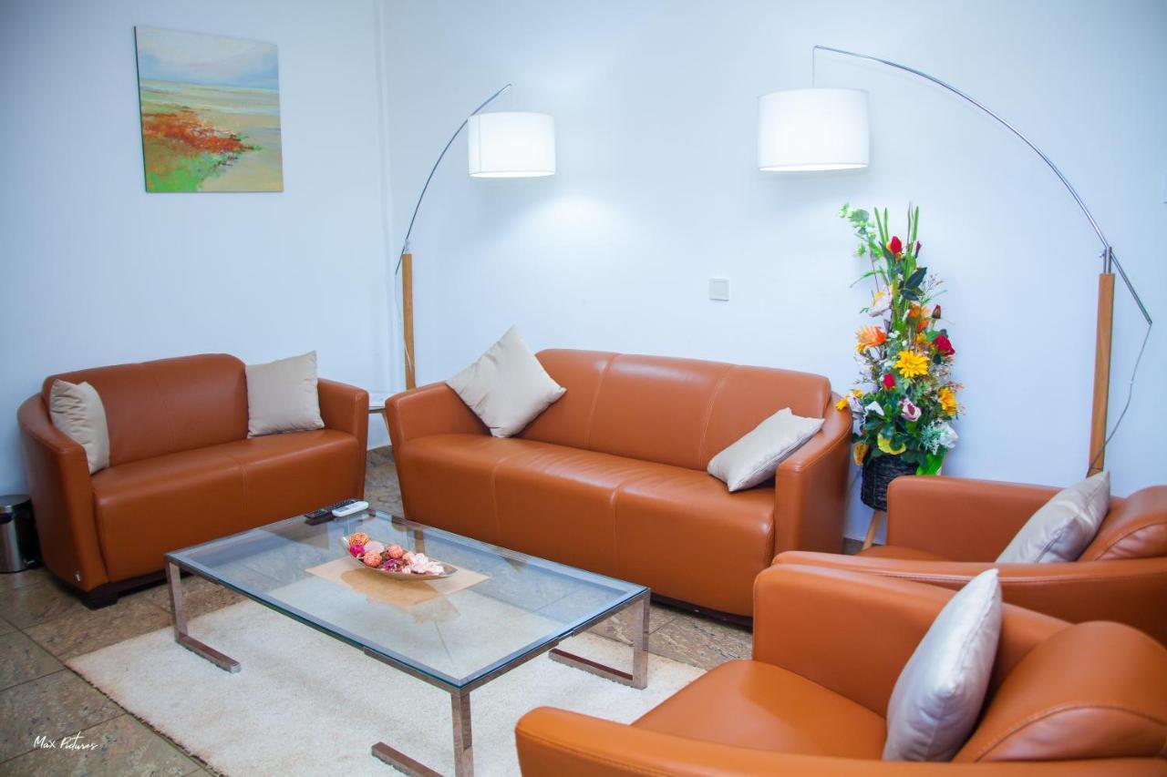 New Heaven Hotel Yaoundé エクステリア 写真