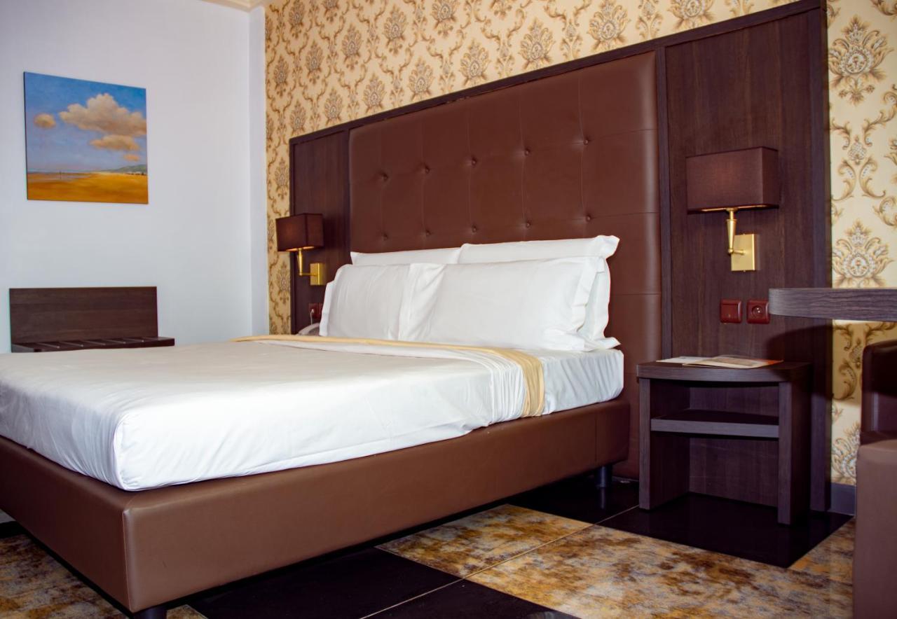 New Heaven Hotel Yaoundé エクステリア 写真