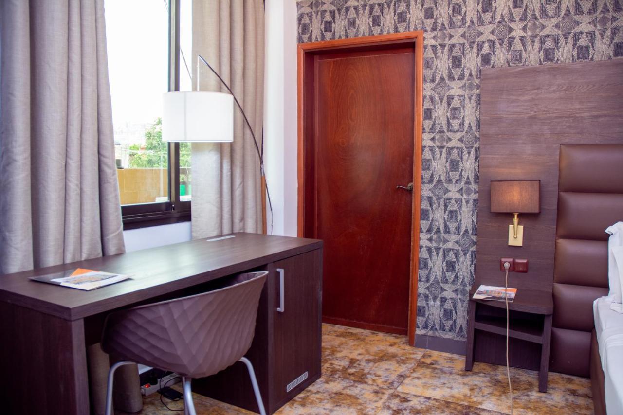 New Heaven Hotel Yaoundé エクステリア 写真