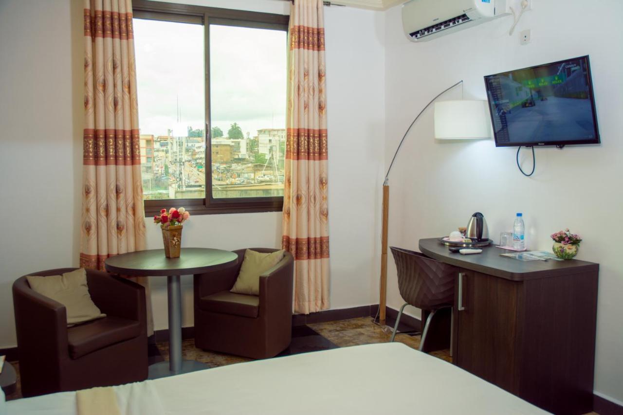 New Heaven Hotel Yaoundé エクステリア 写真