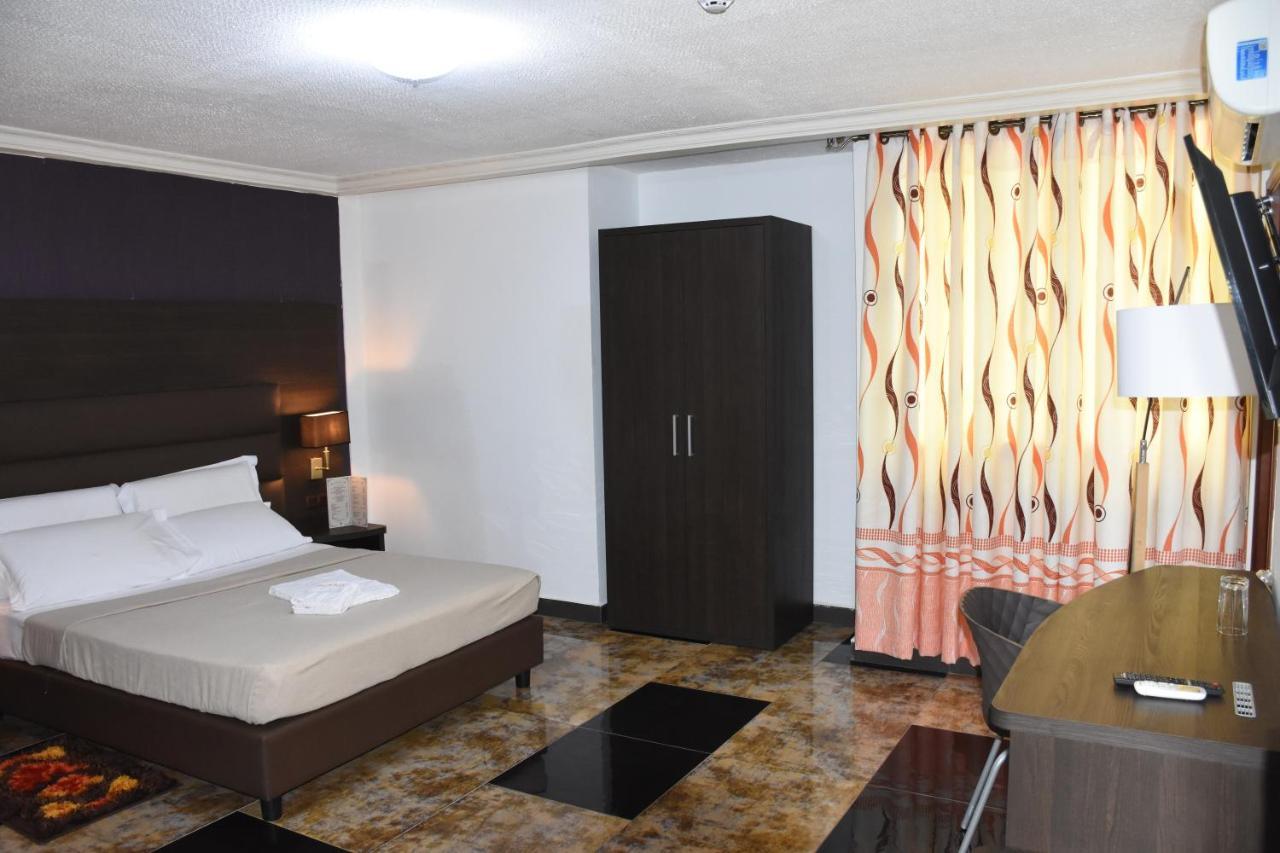 New Heaven Hotel Yaoundé エクステリア 写真