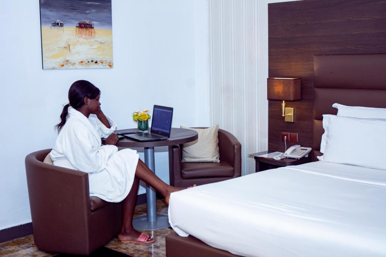 New Heaven Hotel Yaoundé エクステリア 写真