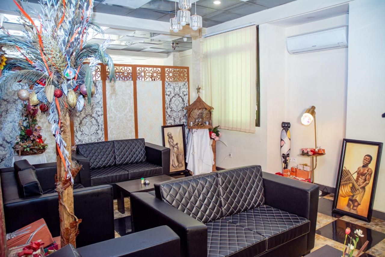 New Heaven Hotel Yaoundé エクステリア 写真