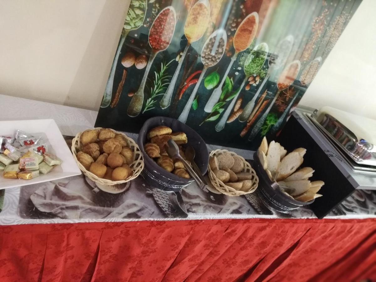 New Heaven Hotel Yaoundé エクステリア 写真